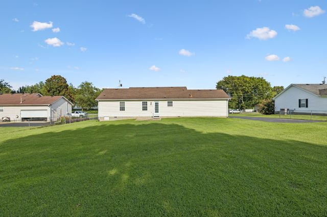 120 Pebble Brook Dr, Murfreesboro, TN 37127