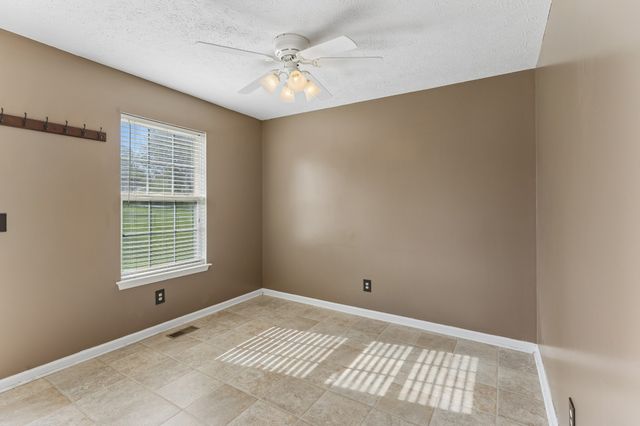 120 Pebble Brook Dr, Murfreesboro, TN 37127
