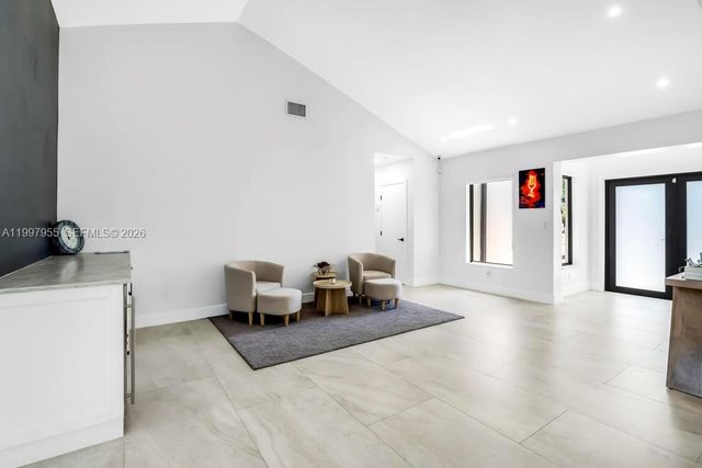 8611 SW 82nd Ter, Miami, FL 33143