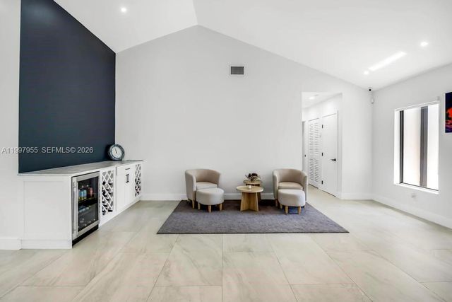 8611 SW 82nd Ter, Miami, FL 33143