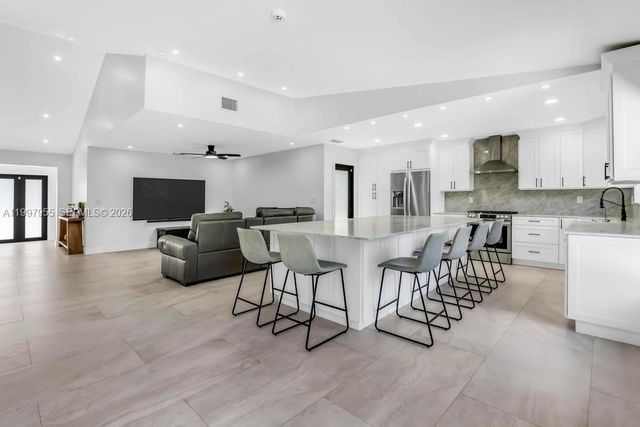 8611 SW 82nd Ter, Miami, FL 33143