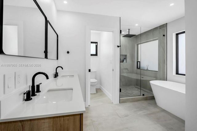 8611 SW 82nd Ter, Miami, FL 33143