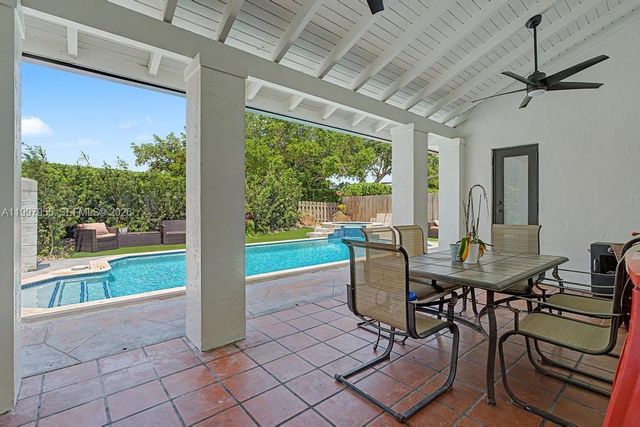 8611 SW 82nd Ter, Miami, FL 33143