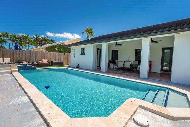 8611 SW 82nd Ter, Miami, FL 33143