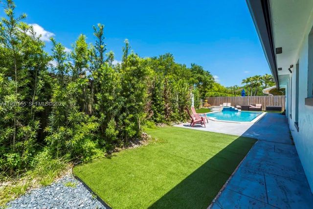 8611 SW 82nd Ter, Miami, FL 33143