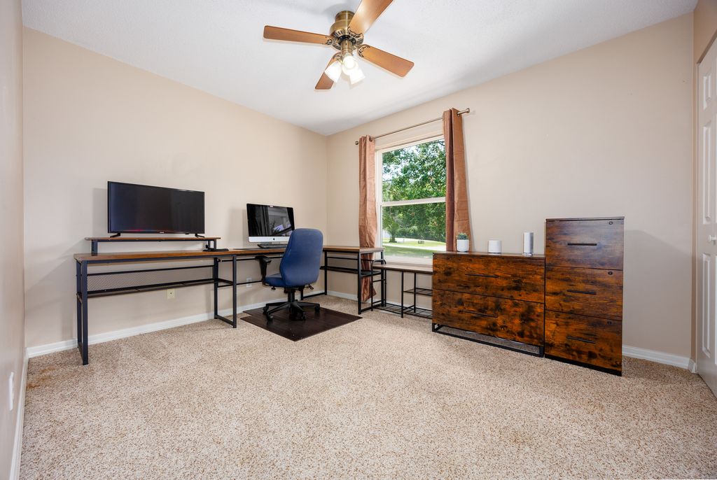 Image 31 of property listing at 12084 E Hutchison Road, Mt Vernon, IL 62864