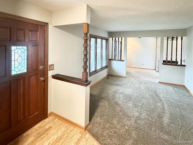 3040 Alden, Sterling Heights, MI 48310