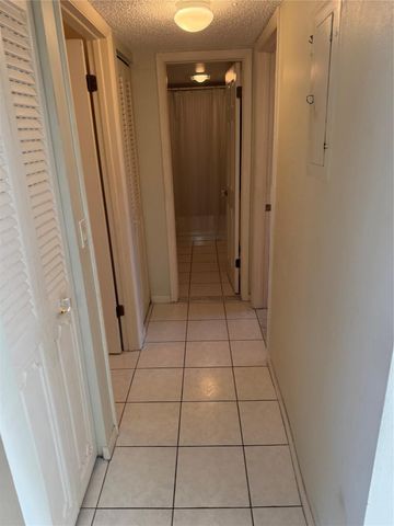 425 SE 11th Terrace 302, Dania Beach, FL 33004