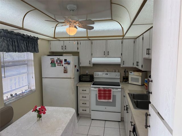 425 SE 11th Terrace 302, Dania Beach, FL 33004