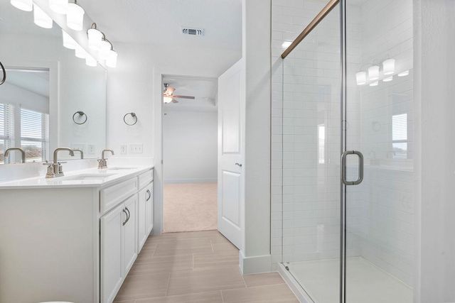 140 Darlington CT, Liberty Hill, TX 78642