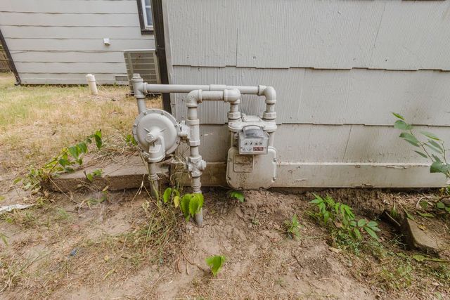 1816 S Millwood, Wichita, KS 67213