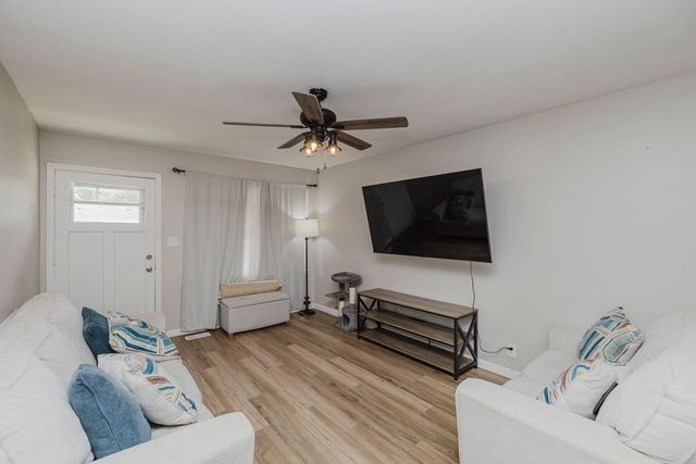 1816 S Millwood, Wichita, KS 67213
