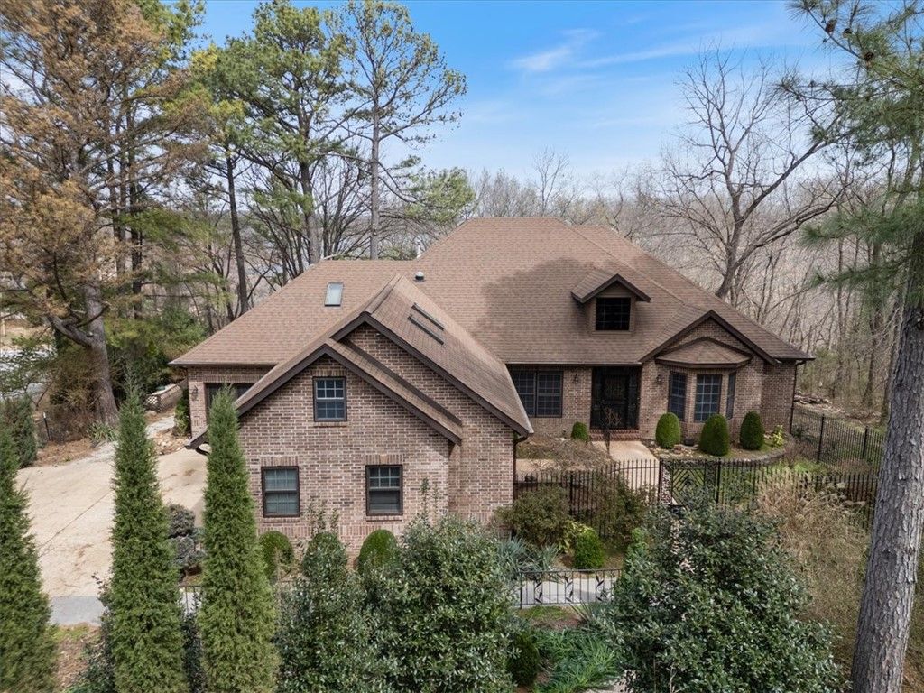 1 Brigadoon Drive, Bella Vista, AR 72715