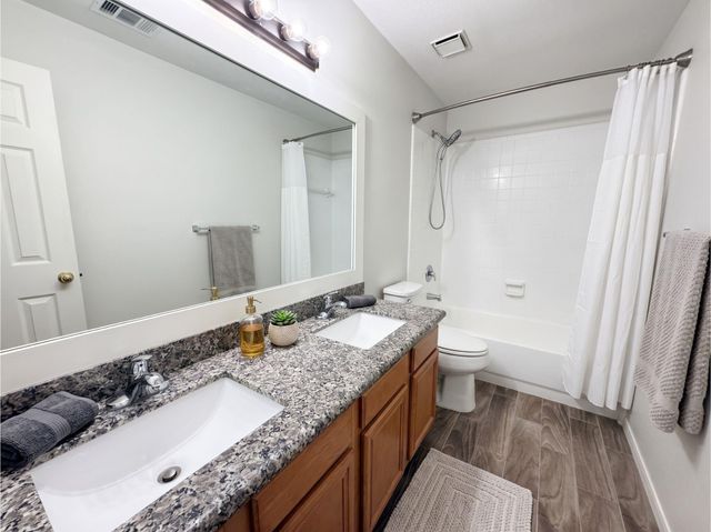 111 Chandler Court, Sugar Land, TX 77479