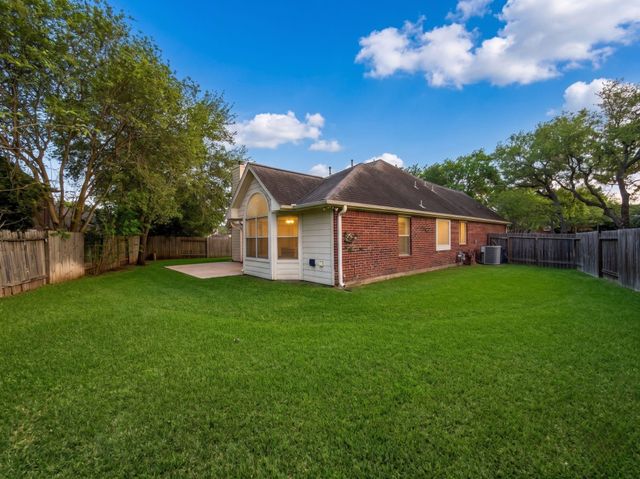 111 Chandler Court, Sugar Land, TX 77479