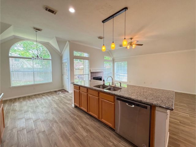 111 Chandler Court, Sugar Land, TX 77479