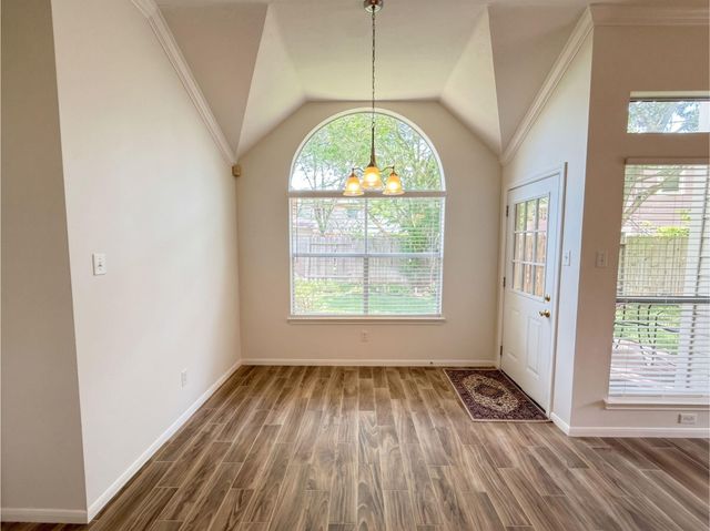 111 Chandler Court, Sugar Land, TX 77479