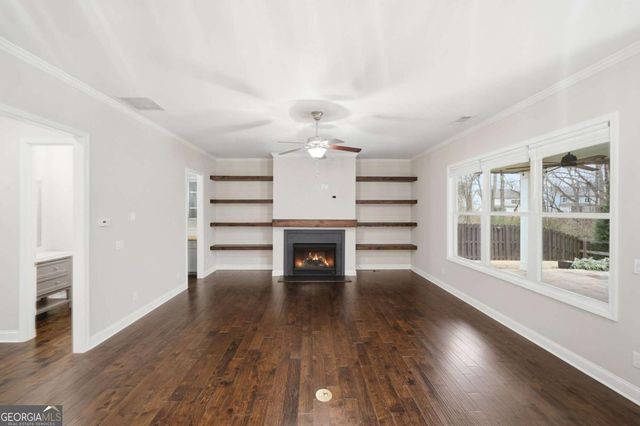 512 Edgewater Drive, Canton, GA 30115