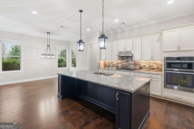 512 Edgewater Drive, Canton, GA 30115