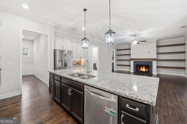 512 Edgewater Drive, Canton, GA 30115