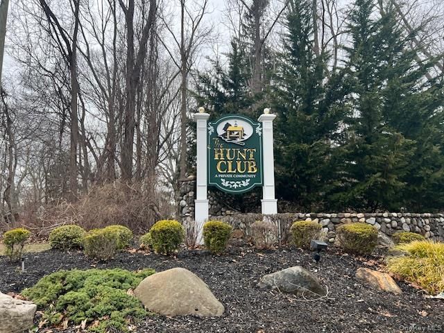 4 Fox Path, Coram, NY 11727