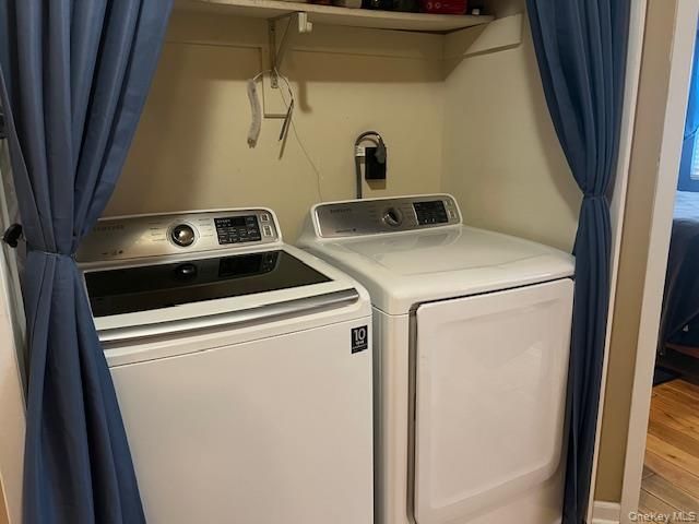 4 Fox Path, Coram, NY 11727