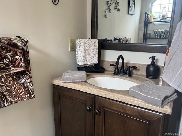 4 Fox Path, Coram, NY 11727