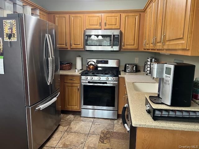 4 Fox Path, Coram, NY 11727