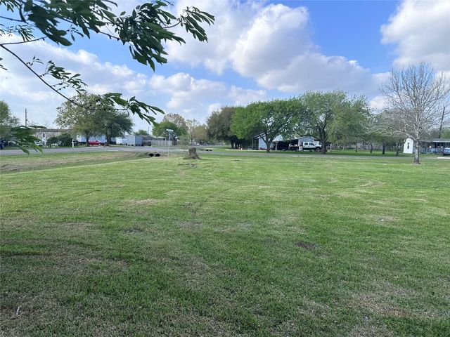 2118 Land Breeze Drive, Baytown, TX 77523