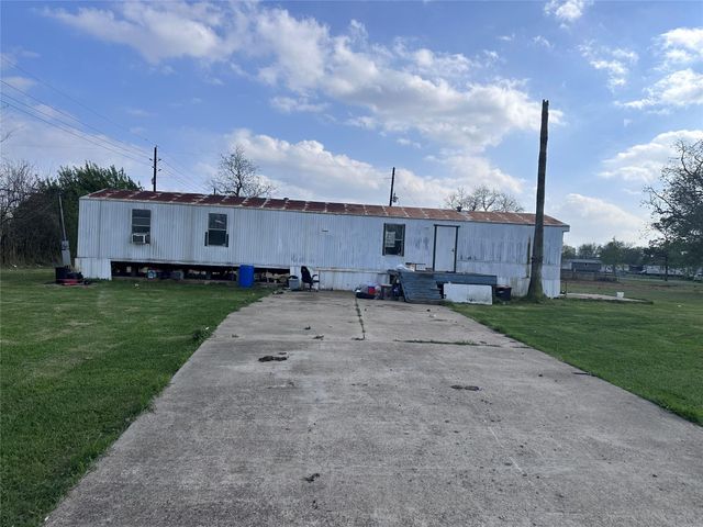 2118 Land Breeze Drive, Baytown, TX 77523