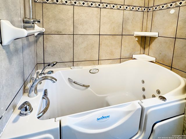 14219 Chadbourne, San Antonio, TX 78232