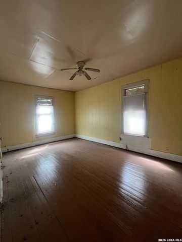 221 Leigh, San Antonio, TX 78210