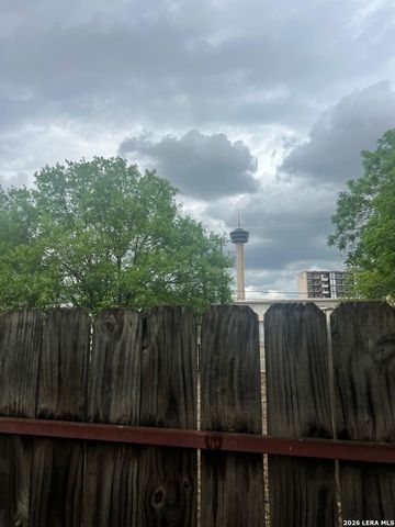 221 Leigh, San Antonio, TX 78210