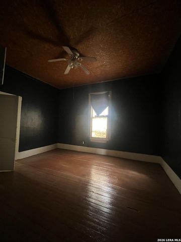 221 Leigh, San Antonio, TX 78210