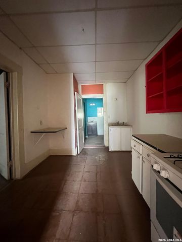 221 Leigh, San Antonio, TX 78210