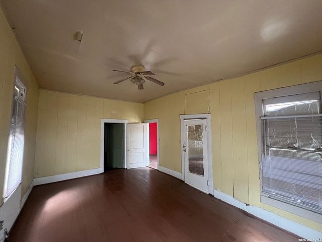 221 Leigh, San Antonio, TX 78210