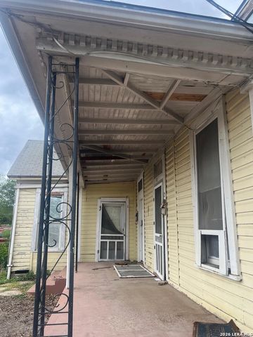 221 Leigh, San Antonio, TX 78210