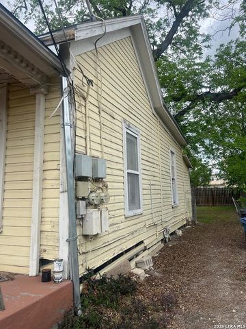 221 Leigh, San Antonio, TX 78210