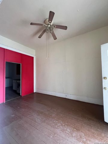 221 Leigh, San Antonio, TX 78210