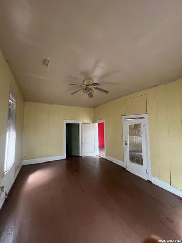 221 Leigh, San Antonio, TX 78210