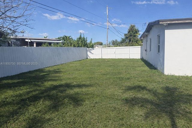 5250 SW 115th Ave, Miami, FL 33165