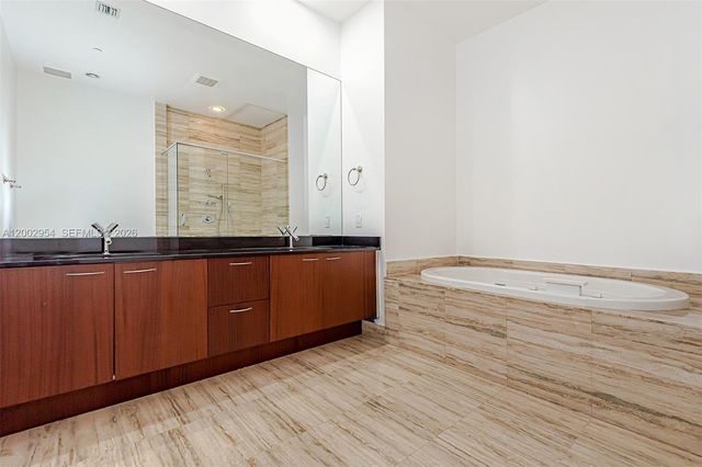 15901 Collins Avenue 4302, Sunny Isles Beach, FL 33160