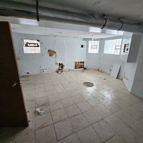 3834 W Monroe Street, Chicago, IL 60624