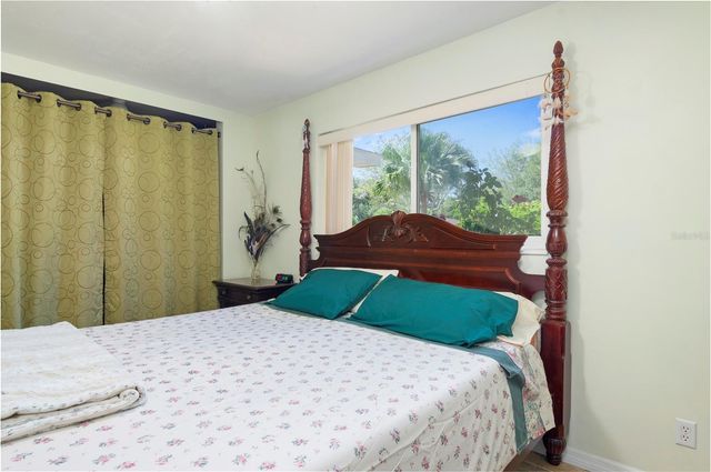 6401 26TH WAY N, St Petersburg, FL 33702