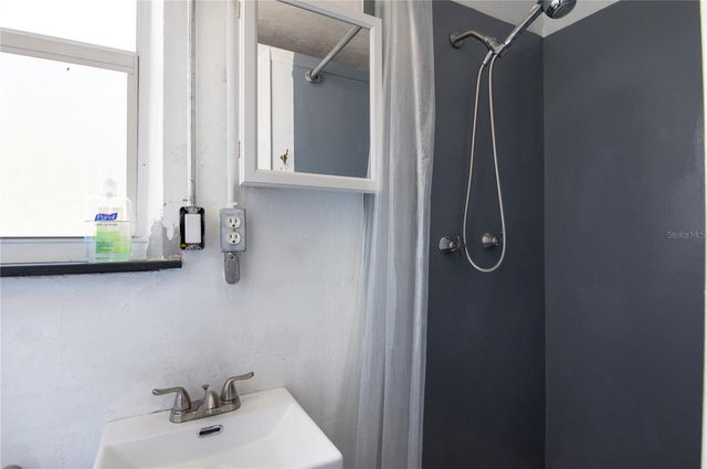 6401 26TH WAY N, St Petersburg, FL 33702