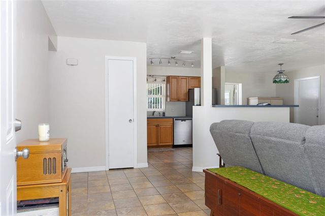 6401 26TH WAY N, St Petersburg, FL 33702