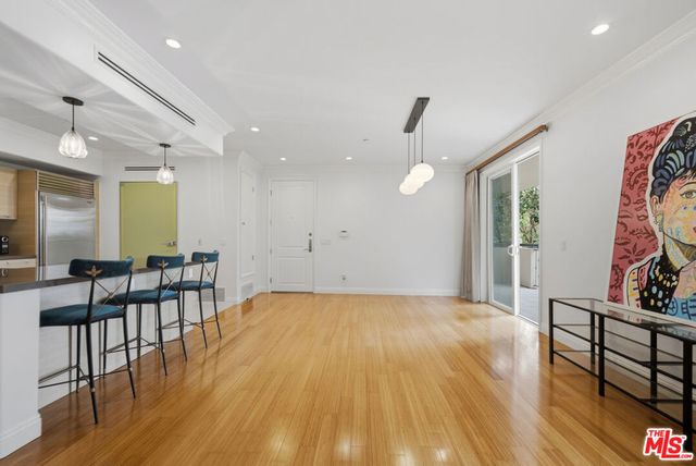 8121 Norton Avenue 201, Los Angeles, CA 90046