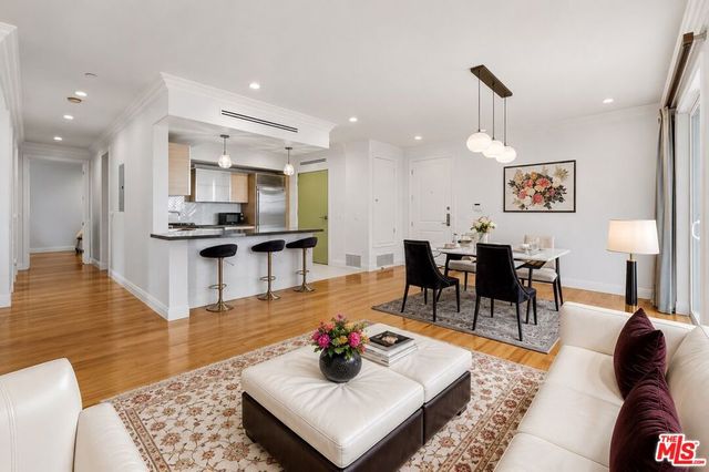 8121 Norton Avenue 201, Los Angeles, CA 90046