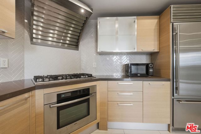 8121 Norton Avenue 201, Los Angeles, CA 90046