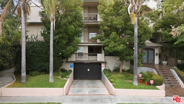 8121 Norton Avenue 201, Los Angeles, CA 90046